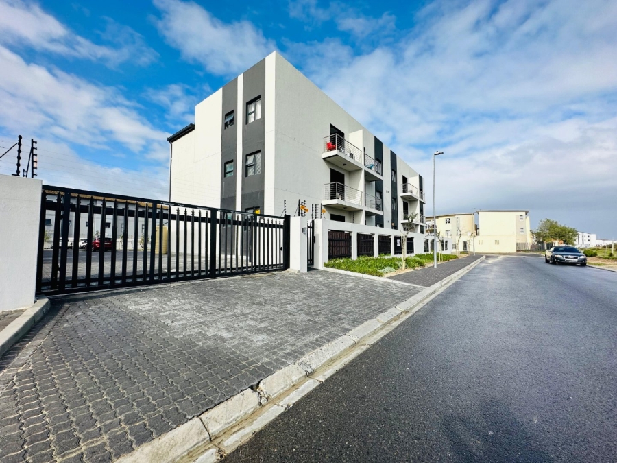 2 Bedroom Property for Sale in Parklands Western Cape